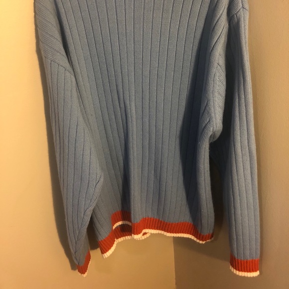 sweater - Picture 3 of 5